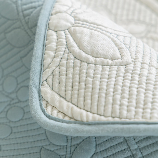 Slipcover KAS™ Floral Cotton Quilted Sofa Cover, Non-Slip Couch Protector with Scalloped Edges