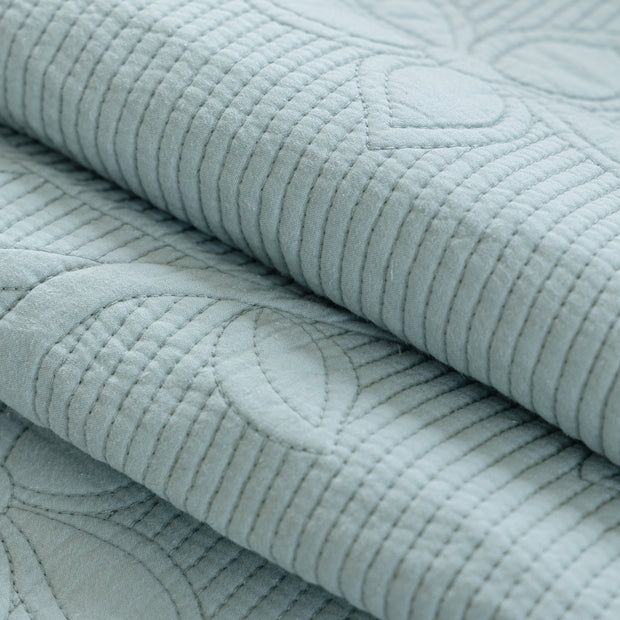 Slipcover KAS™ Floral Cotton Quilted Sofa Cover, Non-Slip Couch Protector with Scalloped Edges