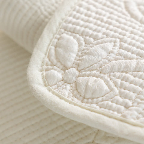 Slipcover KAS™ Floral Cotton Quilted Sofa Cover, Non-Slip Couch Protector with Scalloped Edges