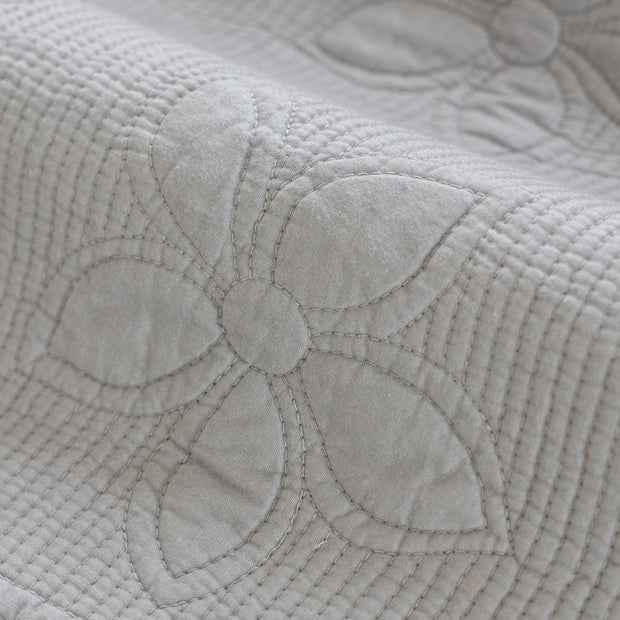 Slipcover KAS™ Floral Cotton Quilted Sofa Cover, Non-Slip Couch Protector with Scalloped Edges