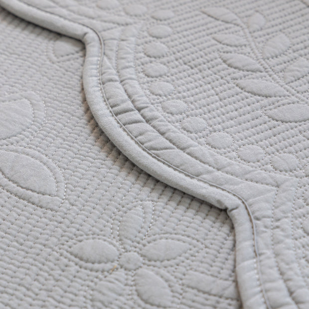 Slipcover KAS™ Floral Cotton Quilted Sofa Cover, Non-Slip Couch Protector with Scalloped Edges