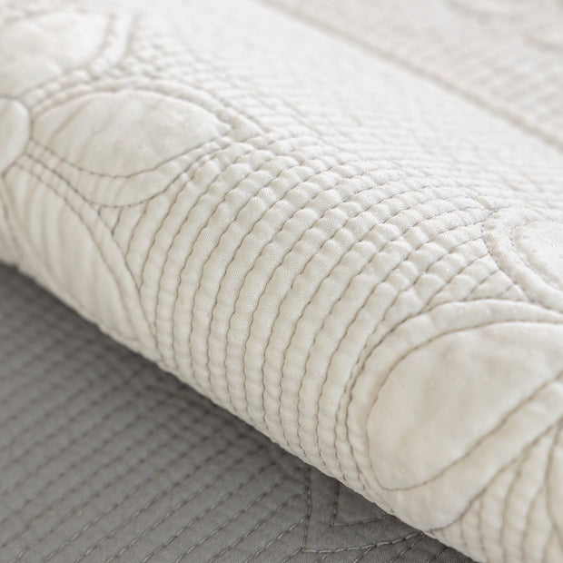 Slipcover KAS™ Floral Cotton Quilted Sofa Cover, Non-Slip Couch Protector with Scalloped Edges