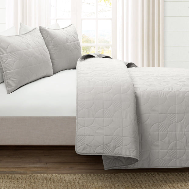 LushDecor Mid Century Circle Cotton Quilt 3 Piece Set