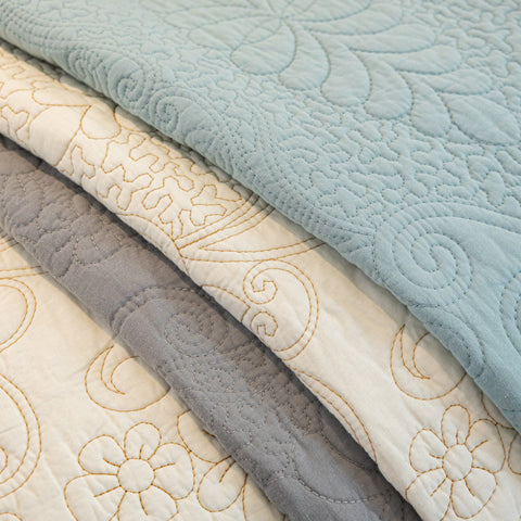 Slipcover KAS™ Baroque Floral Quilted Cotton Sofa Cover, Non-Slip Washable Couch Protector