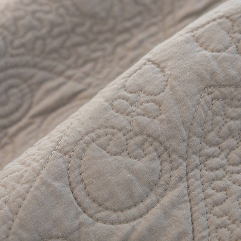 Slipcover KAS™ Baroque Floral Quilted Cotton Sofa Cover, Non-Slip Washable Couch Protector