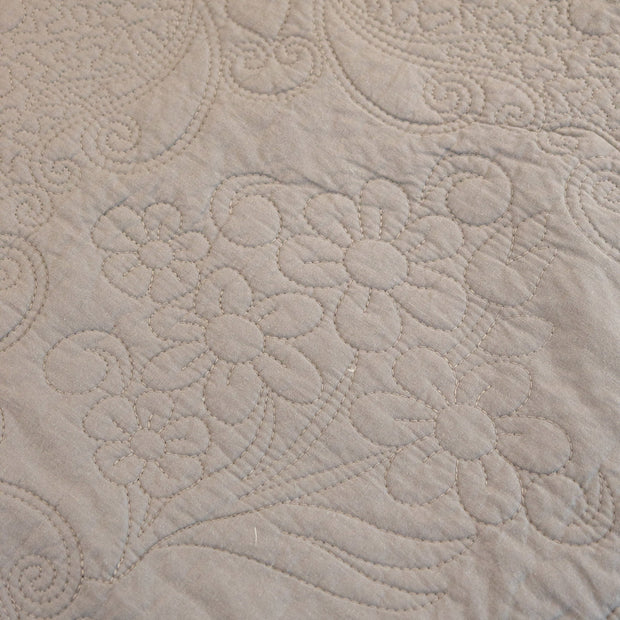 Slipcover KAS™ Baroque Floral Quilted Cotton Sofa Cover, Non-Slip Washable Couch Protector