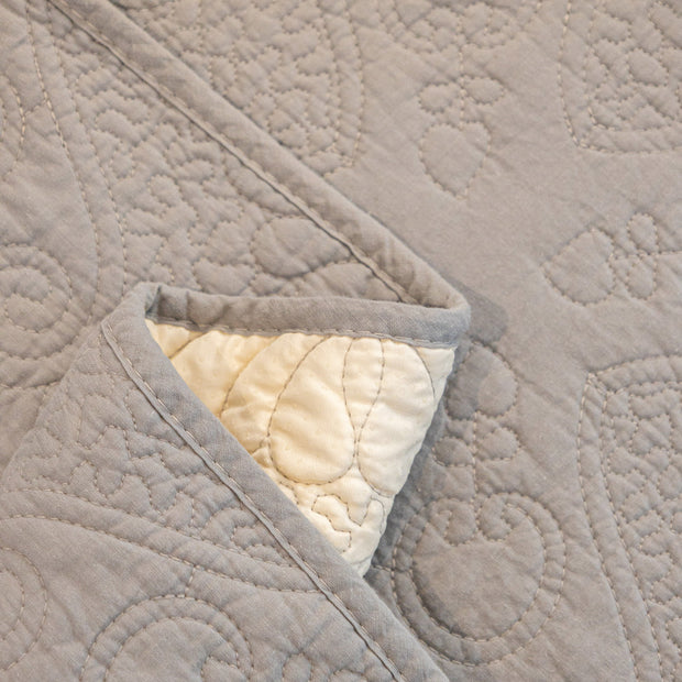 Slipcover KAS™ Baroque Floral Quilted Cotton Sofa Cover, Non-Slip Washable Couch Protector