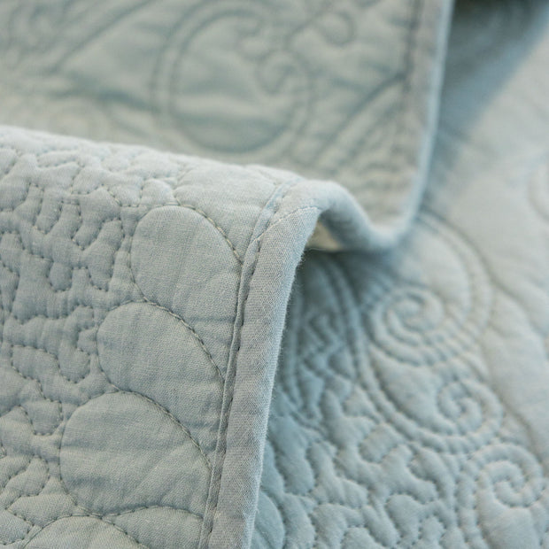 Slipcover KAS™ Baroque Floral Quilted Cotton Sofa Cover, Non-Slip Washable Couch Protector