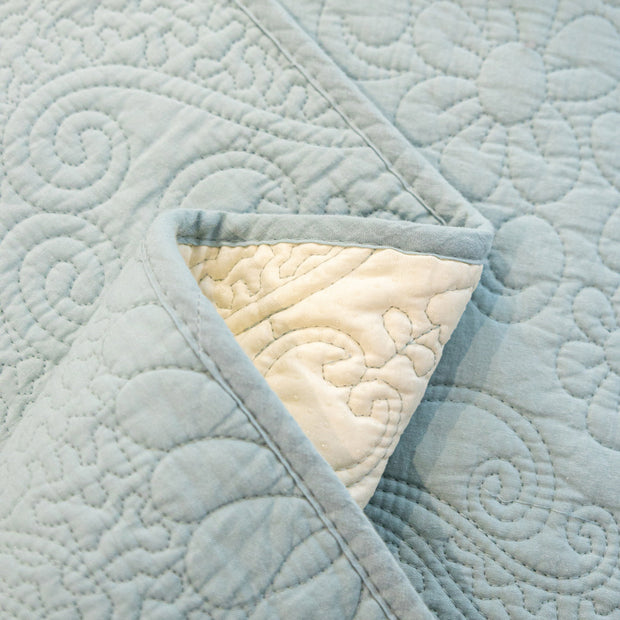 Slipcover KAS™ Baroque Floral Quilted Cotton Sofa Cover, Non-Slip Washable Couch Protector