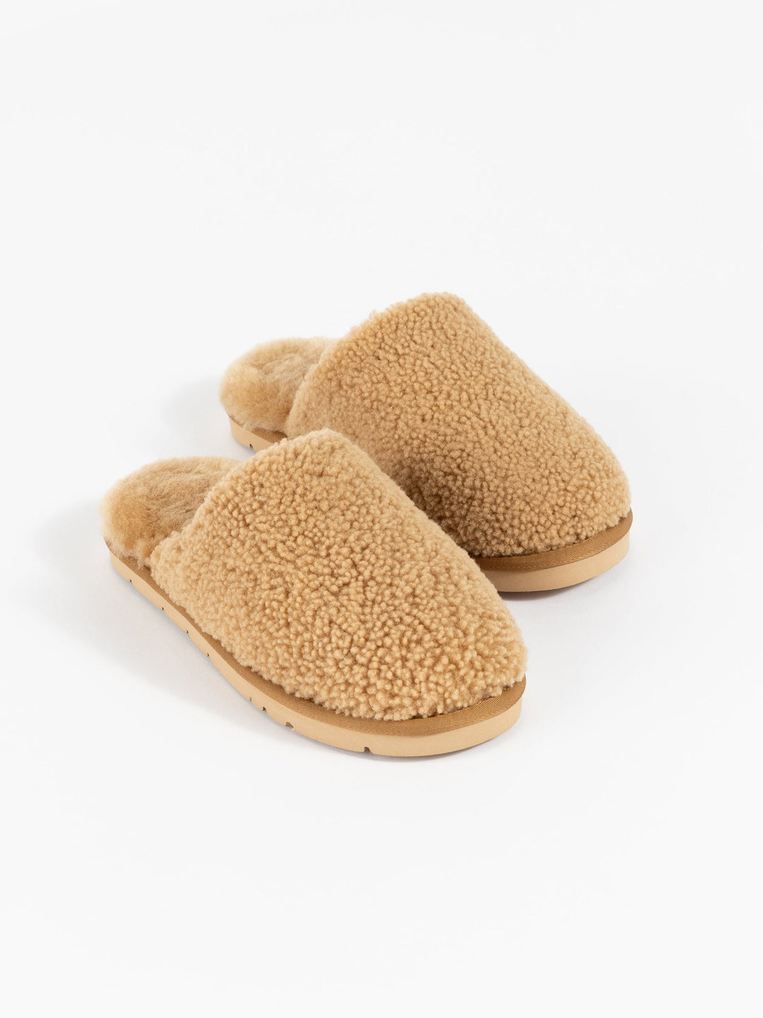 Cozy Earth Puffy Sheep Slipper | Natural Linens display picture 3